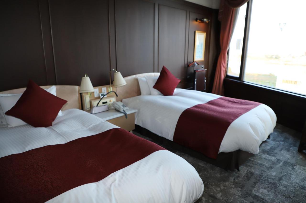 Hotel Sunlife Garden Хирацука Экстерьер фото