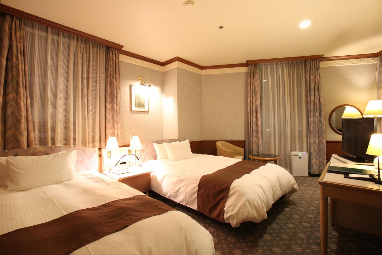 Hotel Sunlife Garden Хирацука Экстерьер фото